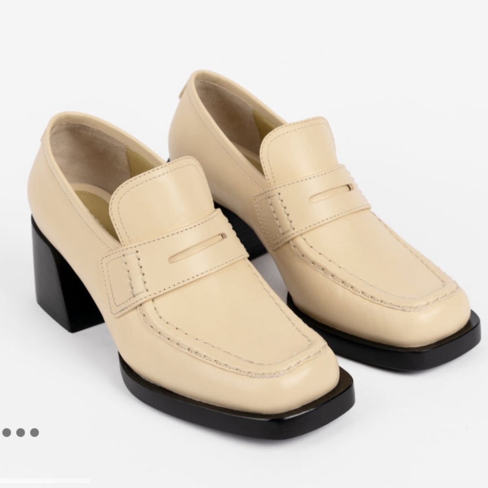 Labucq Kitty Loafer in Cream (Size 36)